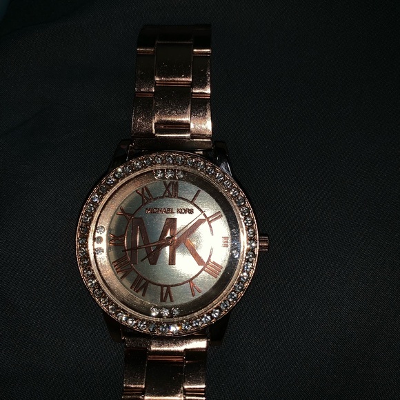 Micheal Kors Watch - Picture 3 of 5